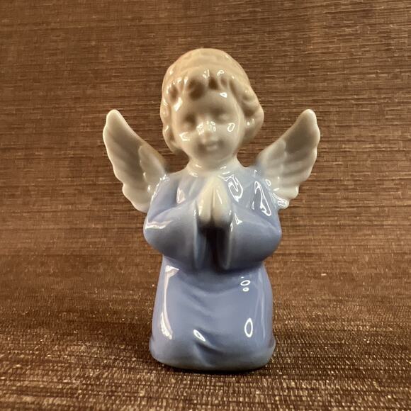 Vintage Praying Angel Figurines – Blue & White Ceramic Boy & Girl – Japan VTG - Picture 10 of 16